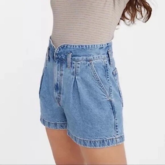 LEVI’S Women’s Denim washed blue Shorts – Size 31 – Relaxed A-Line Silhouette - Picture 4 of 16